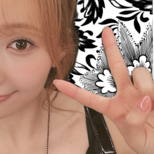 Behind-the-scenes cut of Mayuka (NiziU)
