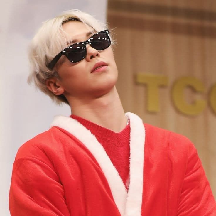 아스트로의 최신 사진