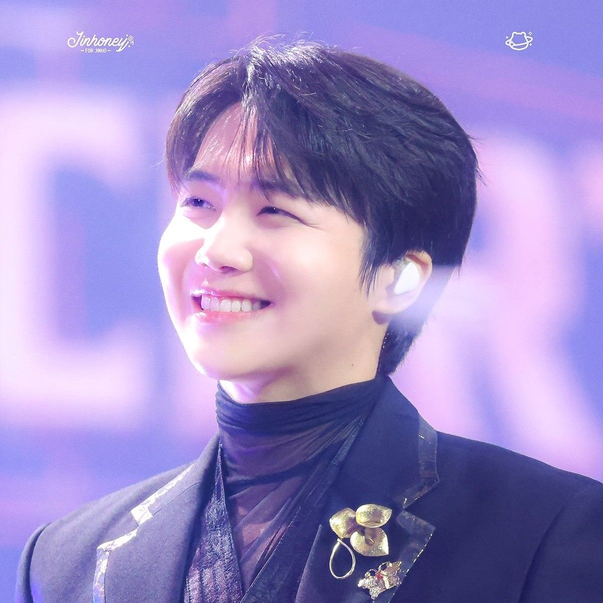 A moment captured by Jinho (PENTAGON)'s fan