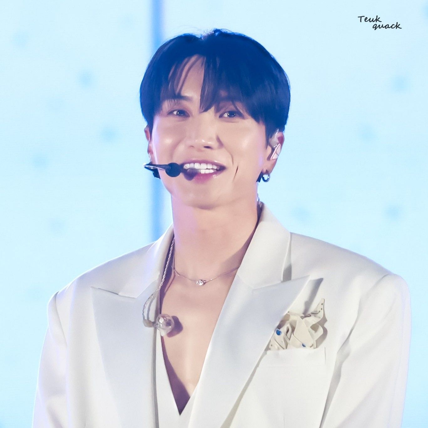 A moment captured by Leeteuk (Super Junior)'s fan