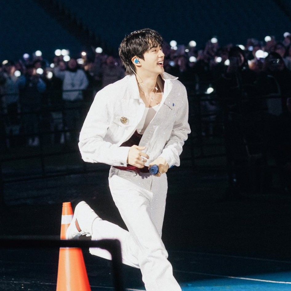 진 (방탄소년단)의 비하인드 컷