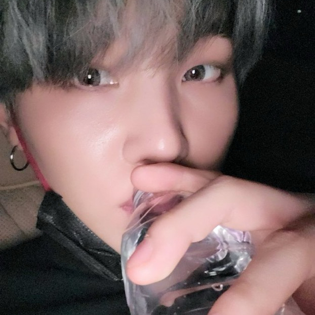 SUGA (防弹少年团)的最新活动照片