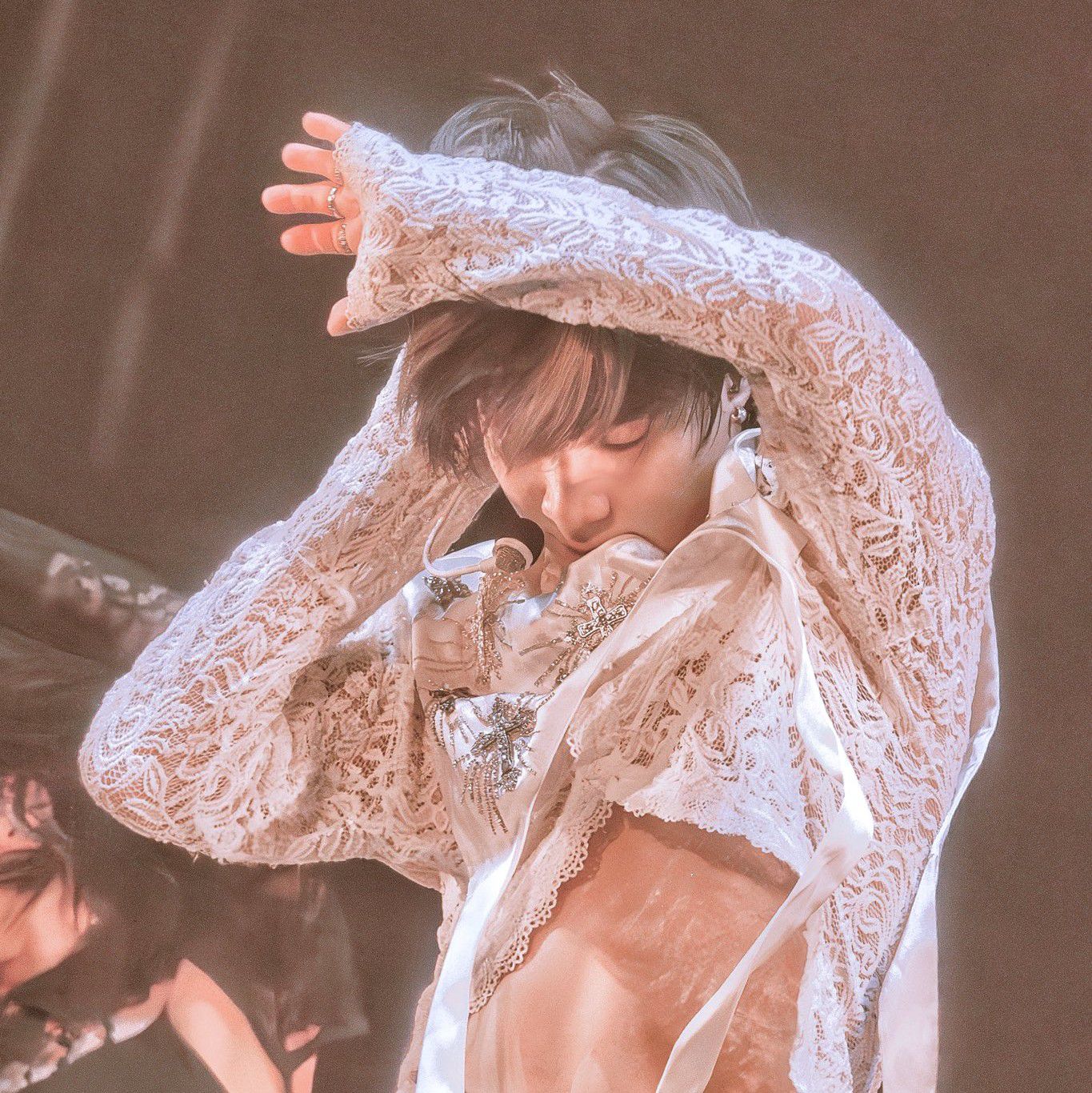 A moment captured by Taemin (SHINee)'s fan