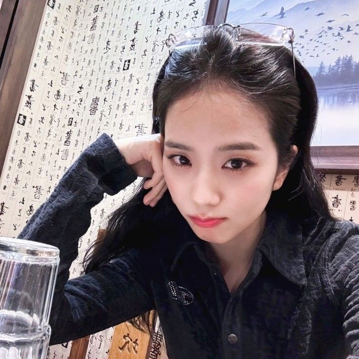 Recent activity shot of Jisoo (BLACKPINK)
