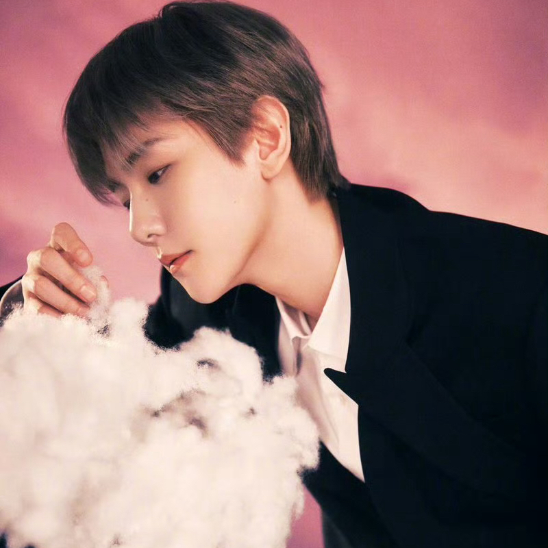 백현 (EXO) 최근 활동샷