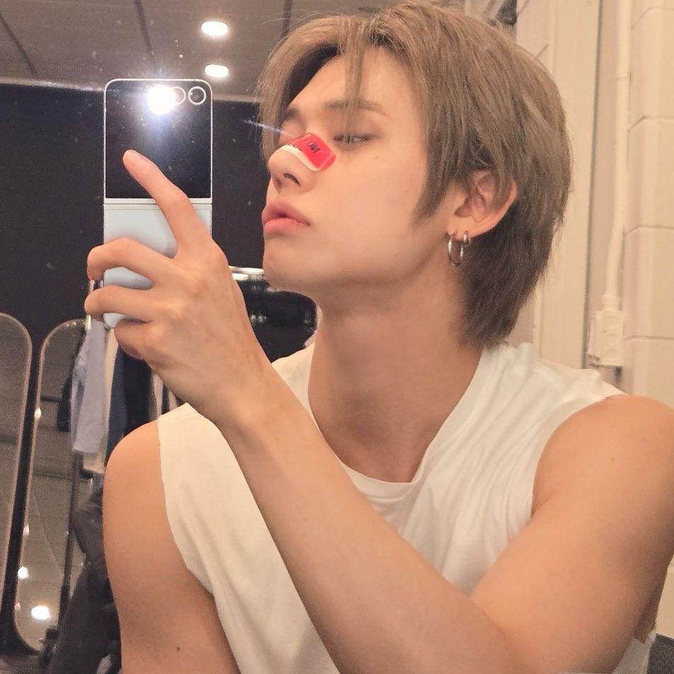 Behind-the-scenes cut of NEXZ