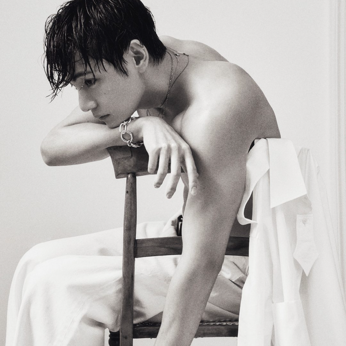 Latest photo of V (BTS)