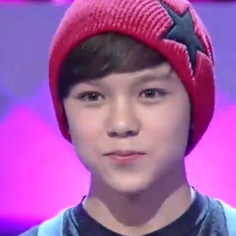 Recent activity shot of Vernon (SEVENTEEN)