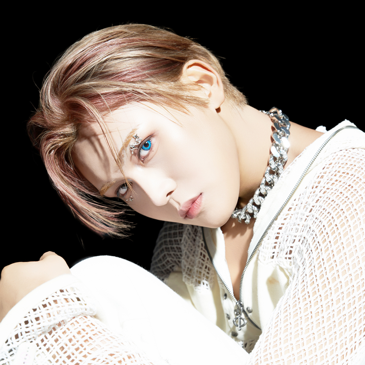 A moment captured by Hyun (XLOV)'s fan