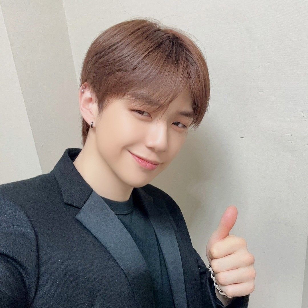 강다니엘 최근 활동샷