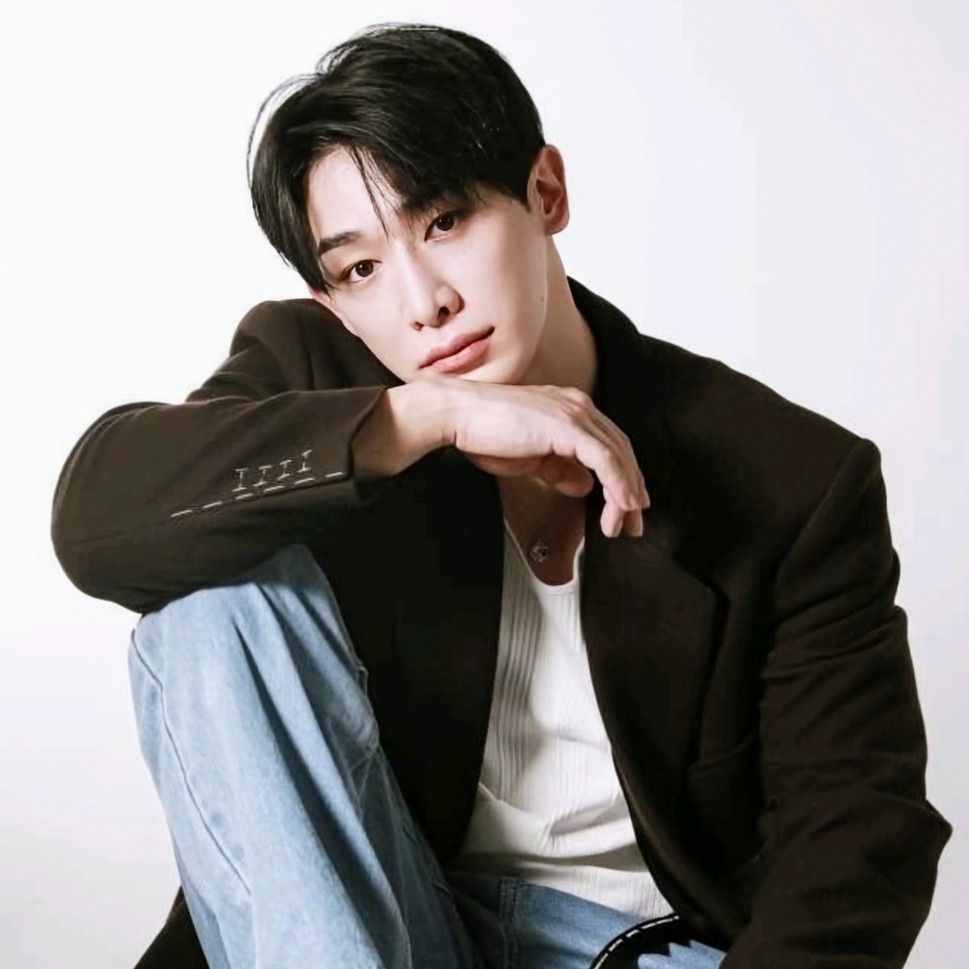 Recent activity shot of Wonho