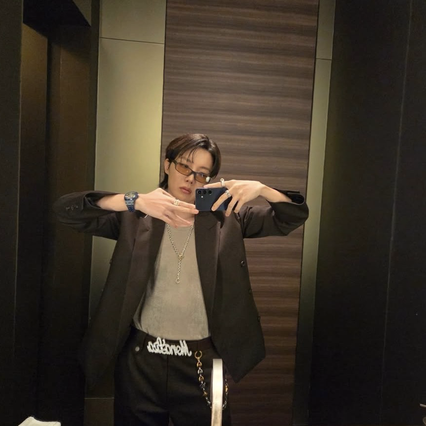 제이홉 (방탄소년단)의 최신 사진