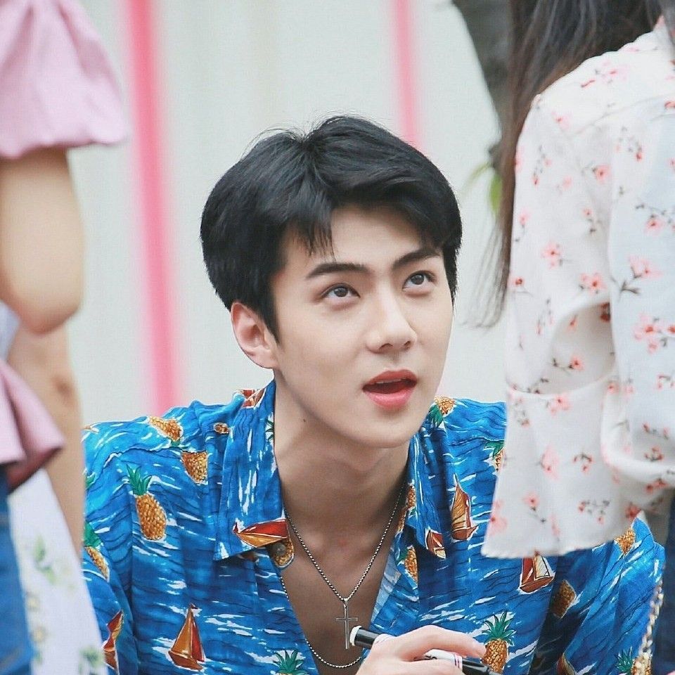 A moment captured by Sehun (EXO)'s fan