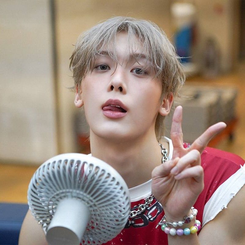 Behind-the-scenes cut of Sanha (ASTRO)