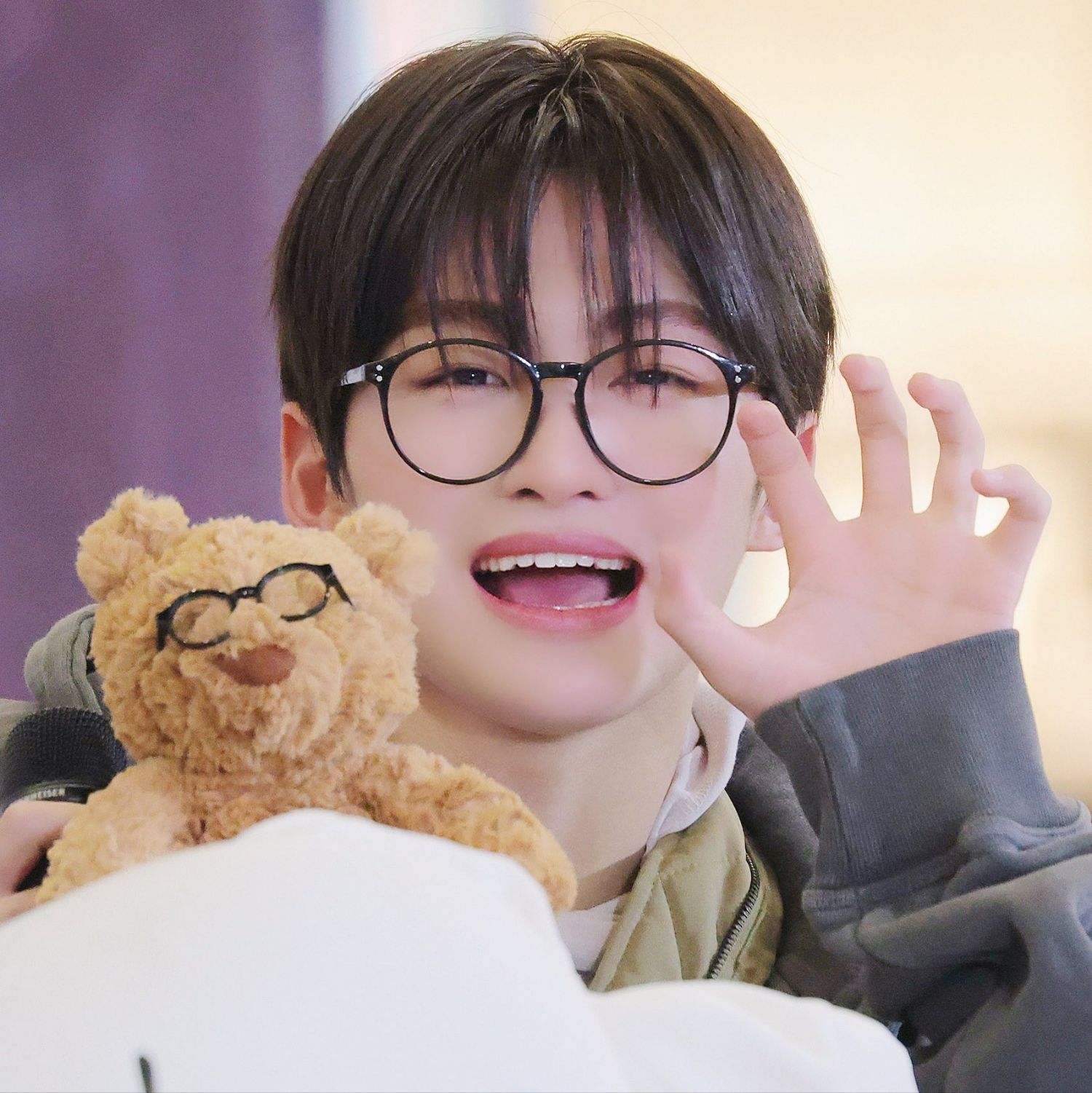 A moment captured by Jihoon (TWS)'s fan
