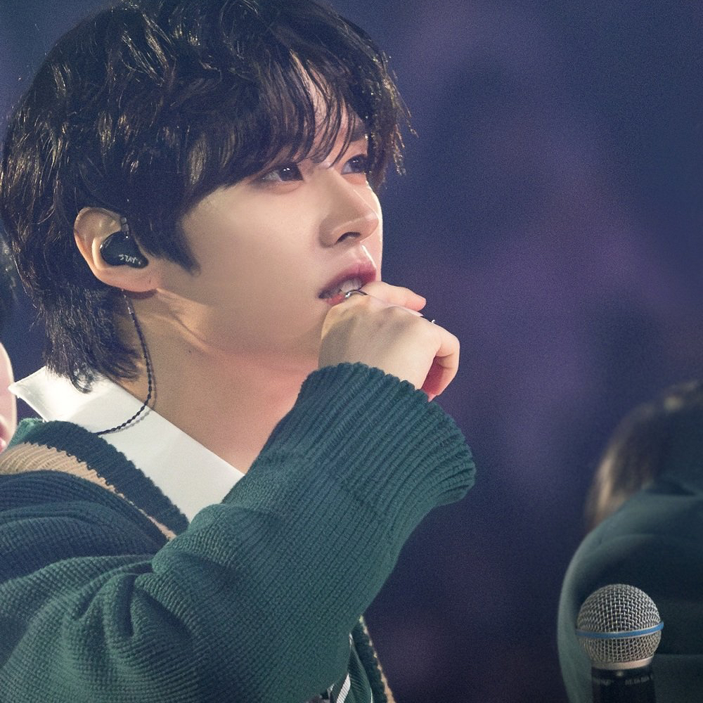 Recent activity shot of Lee Know (Stray Kids)