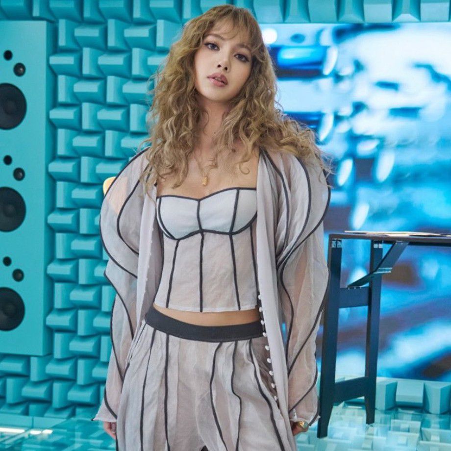 리사 (BLACKPINK)의 최신 사진