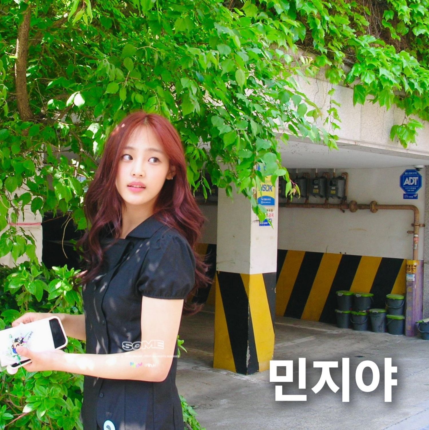 Behind-the-scenes cut of Minji (NewJeans)