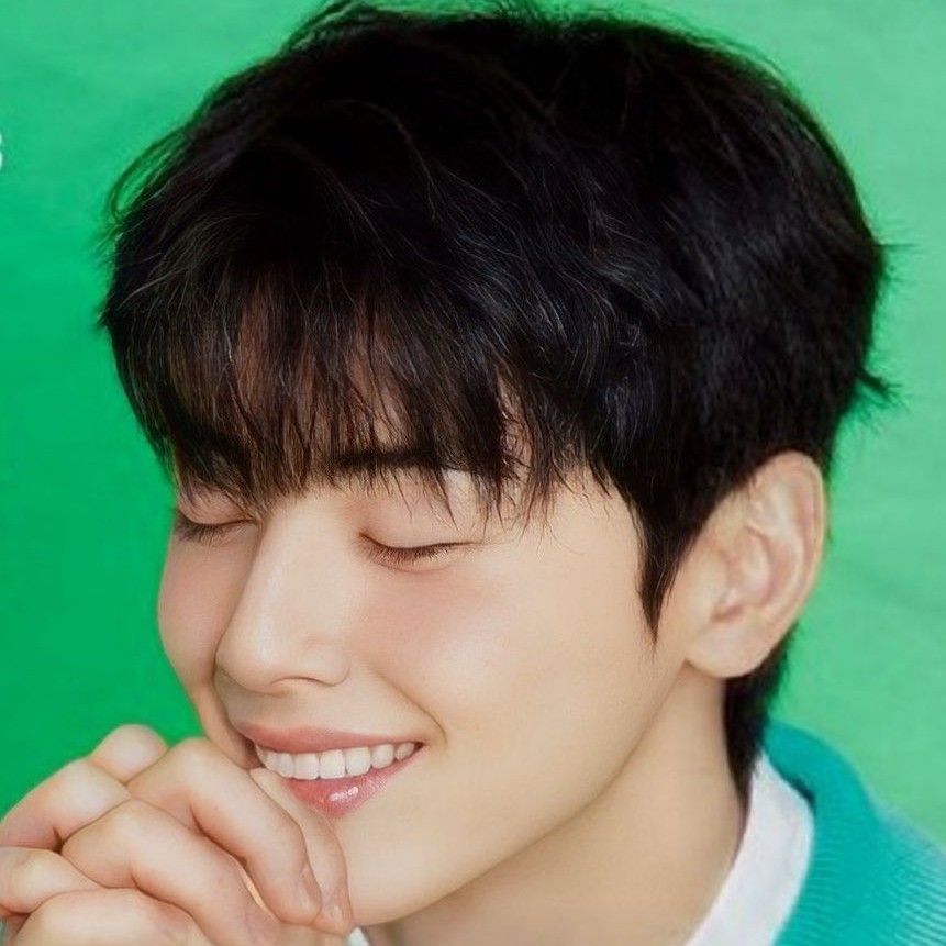 Latest photo of Eunwoo (ASTRO)