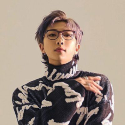 RM (防弹少年团)的最新活动照片