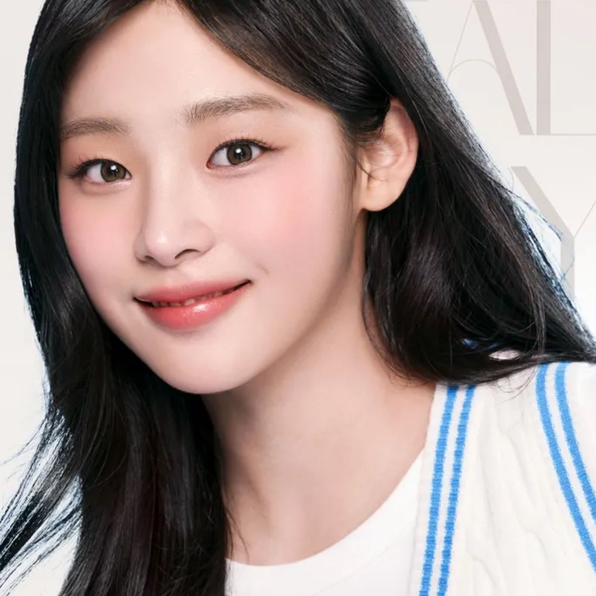 Latest photo of Minji (NewJeans)