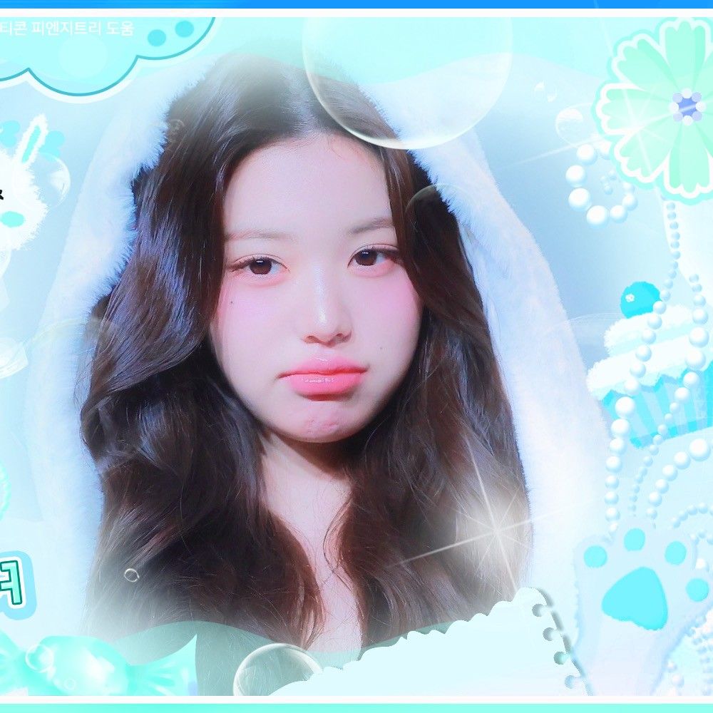 Foto aktivitas terbaru Jang Wonyoung (IVE)