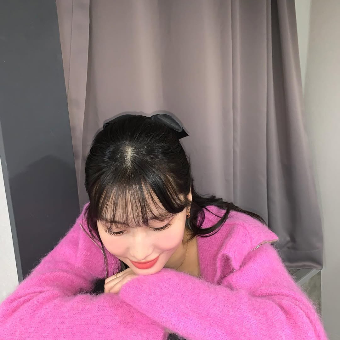 Foto terbaru Momo (TWICE)