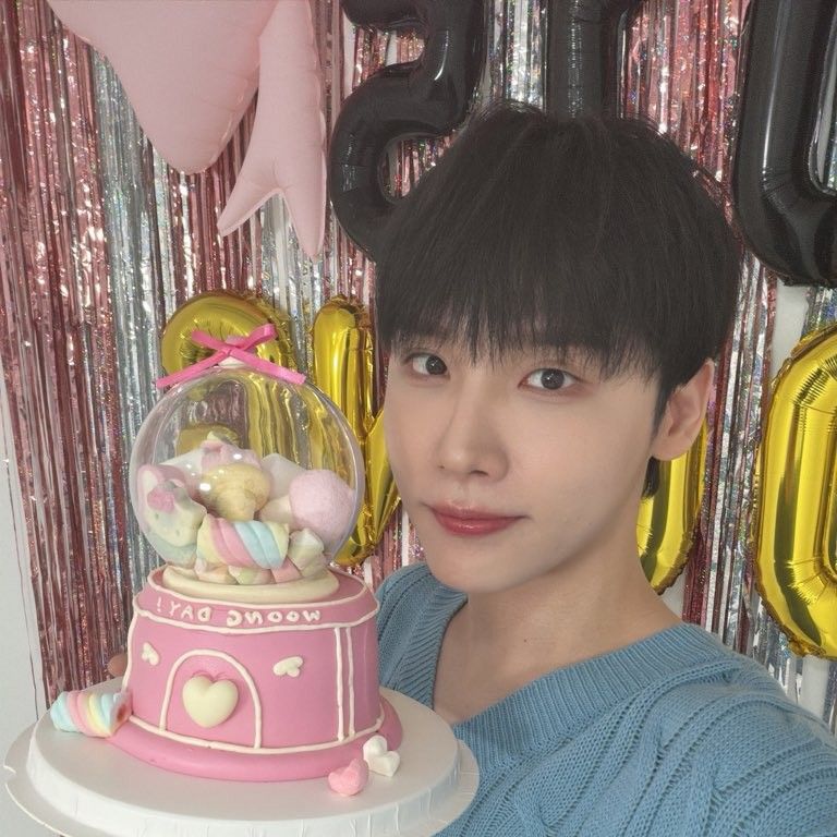 Behind-the-scenes cut of Jeon Woong (AB6IX)