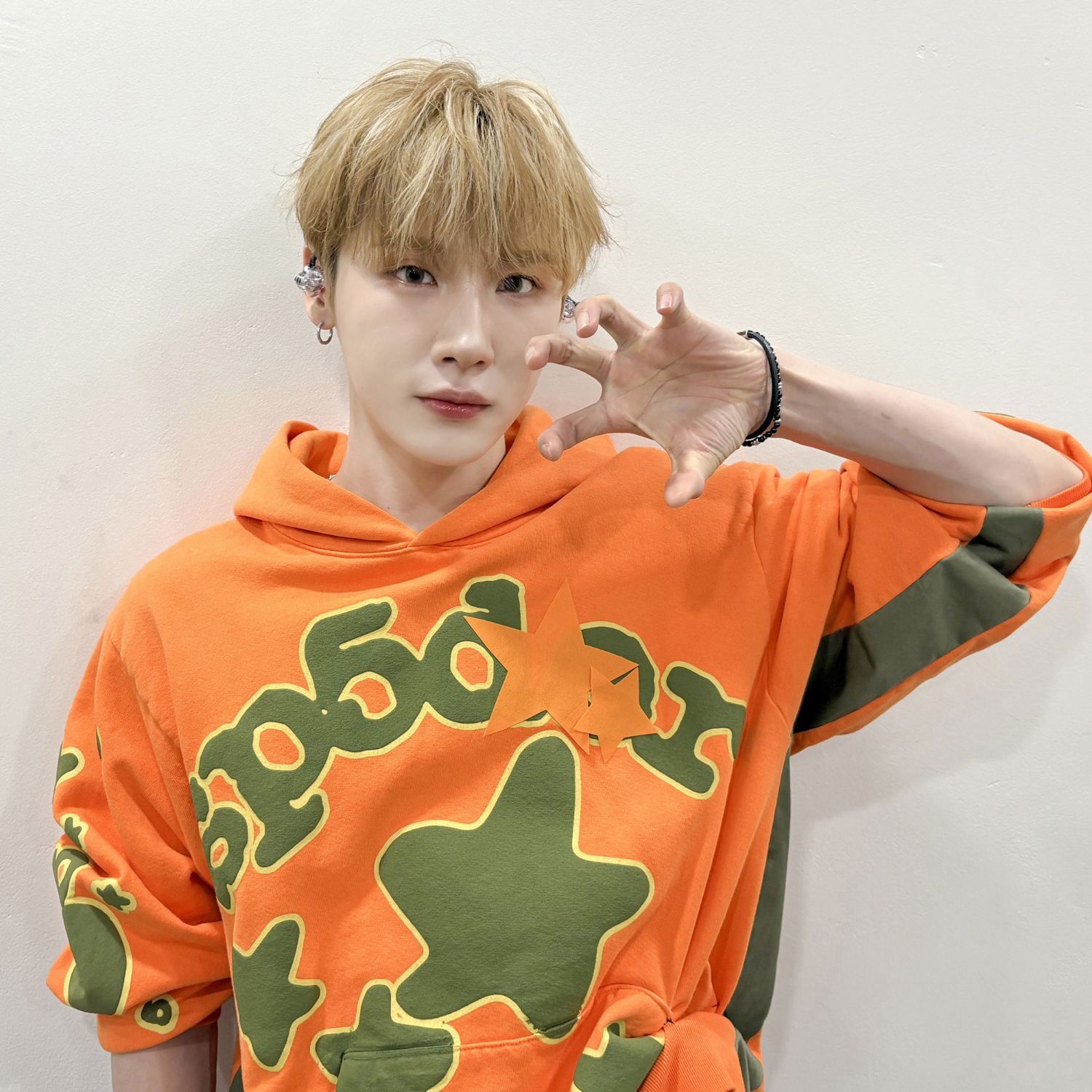 Behind-the-scenes cut of Jeon Woong (AB6IX)