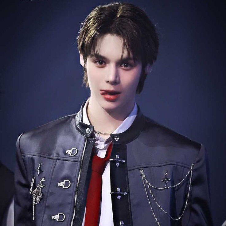 Behind-the-scenes cut of Justin (SMTR25)