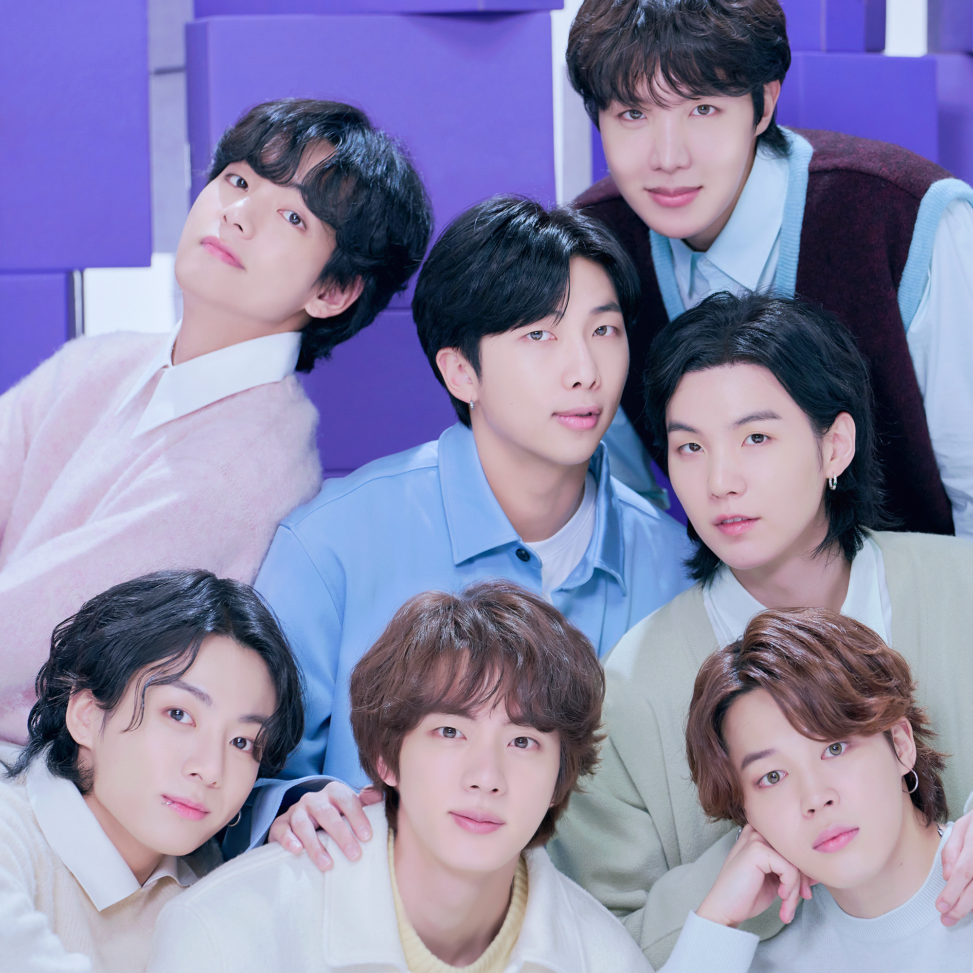 Behind-the-scenes cut of BTS