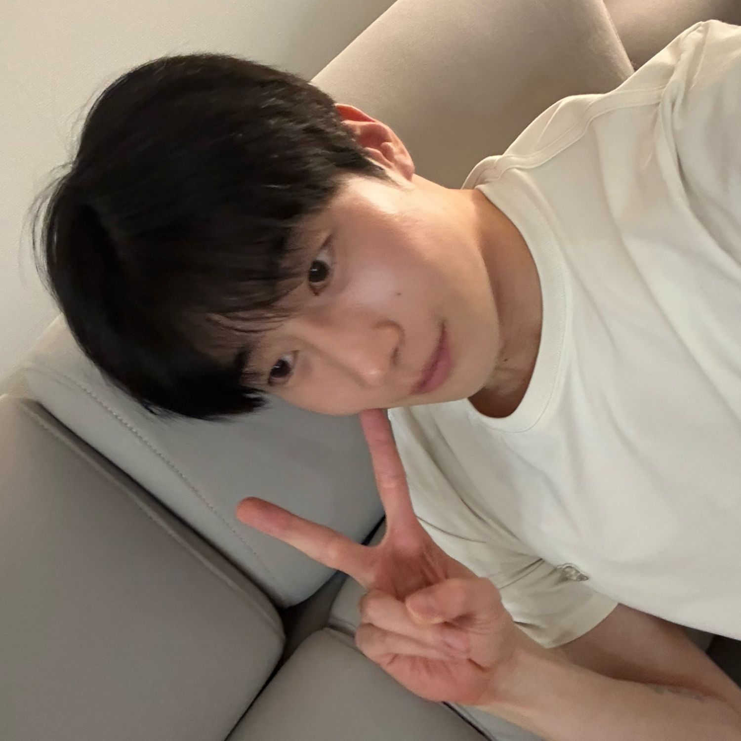 Behind-the-scenes cut of Han Seungwoo