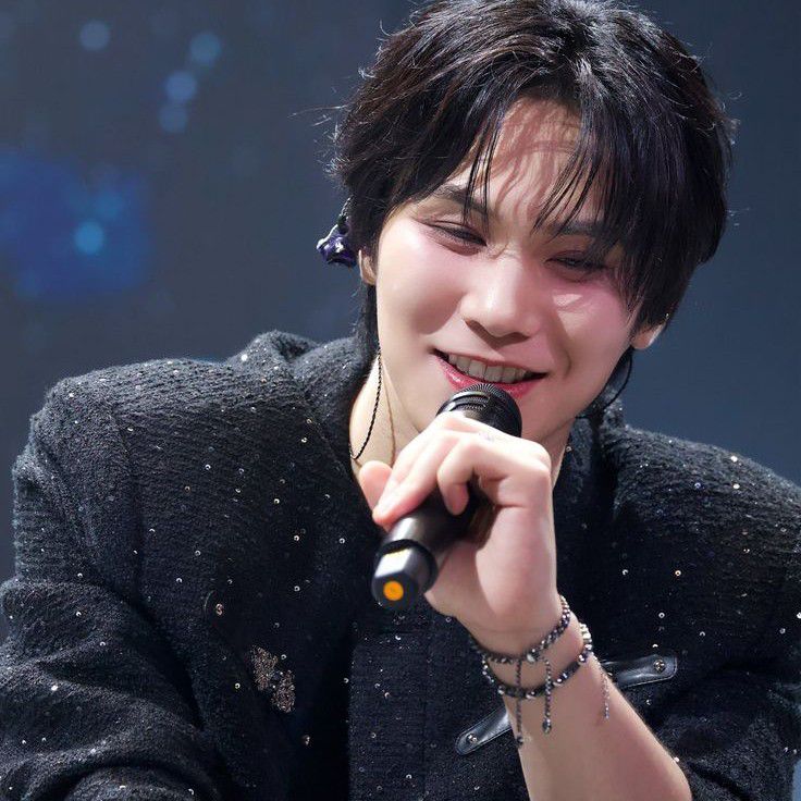 A moment captured by Rocky's fan