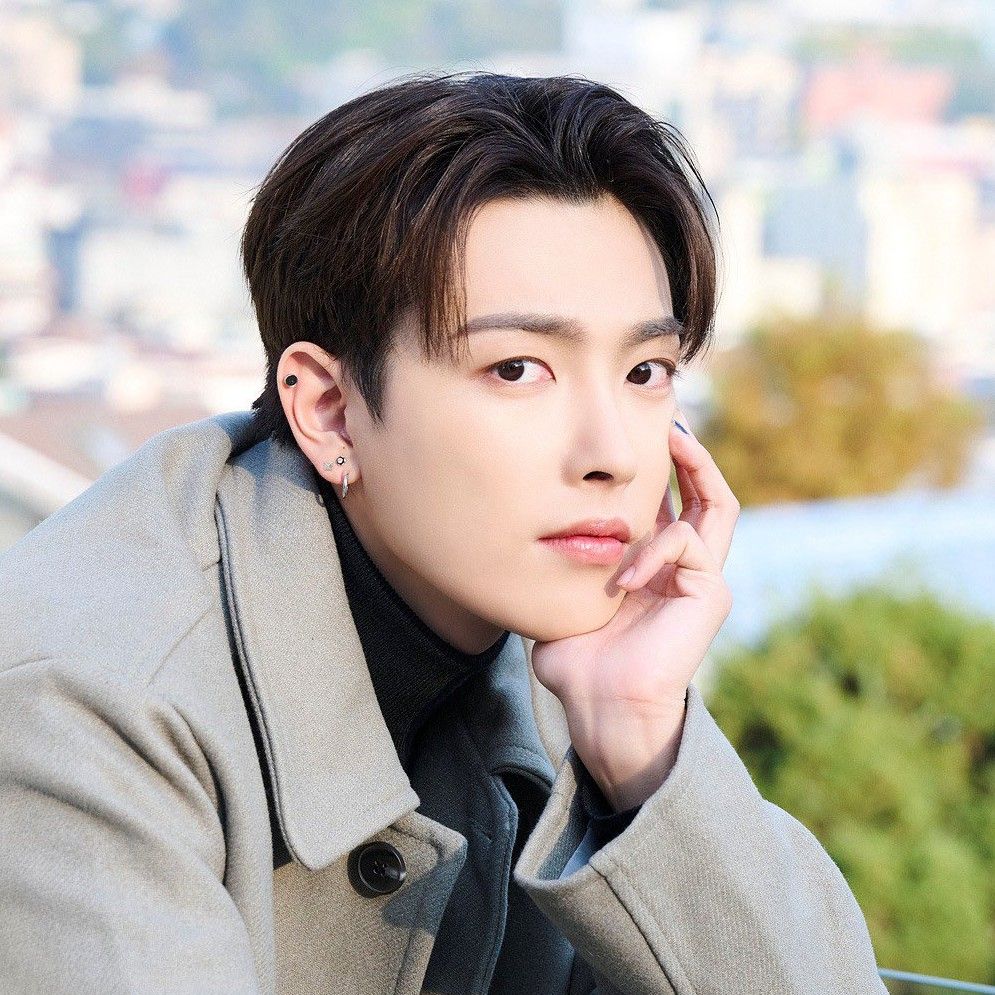A moment captured by Hongjoong (ATEEZ)'s fan