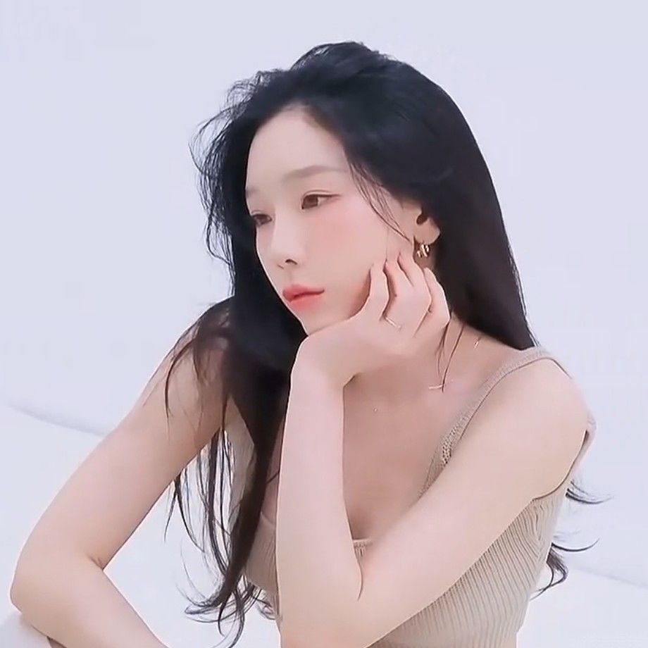 Behind-the-scenes cut of Taeyeon (Girls' Generation)