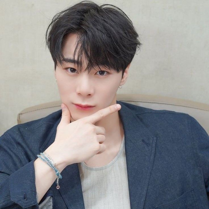 A moment captured by Moonbin (ASTRO)'s fan