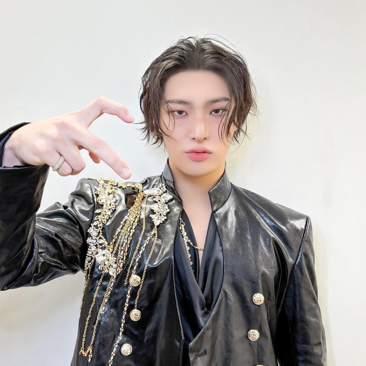 Behind-the-scenes cut of Mingi (ATEEZ)