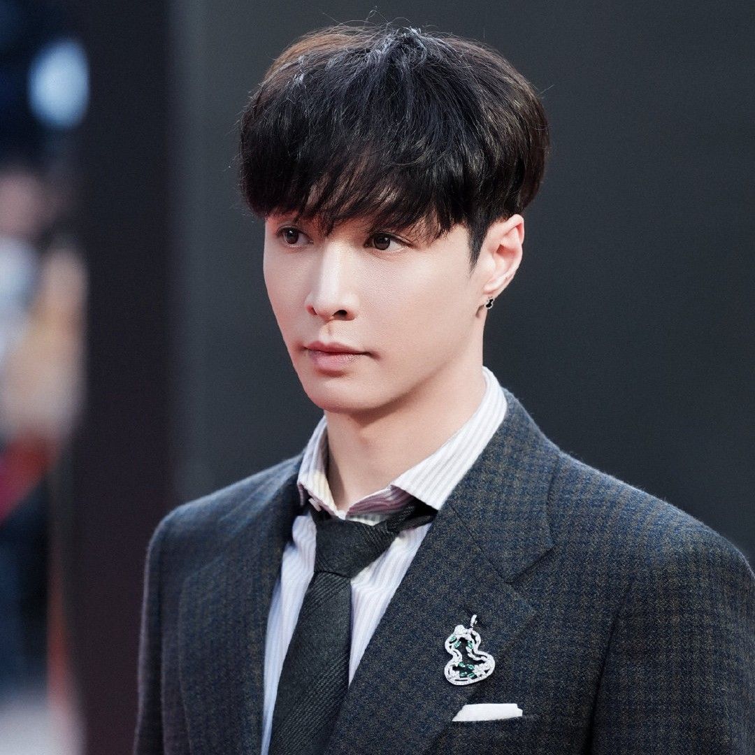 A moment captured by Lay (EXO)'s fan