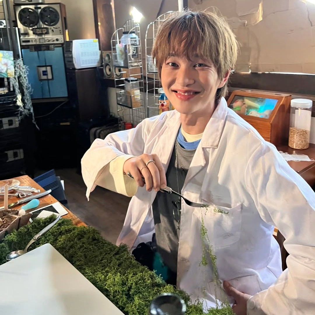 Behind-the-scenes cut of Onew (SHINee)