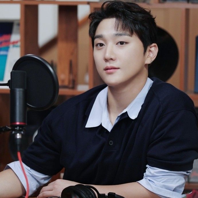 Behind-the-scenes cut of Hong Joochan (GoldenChild)