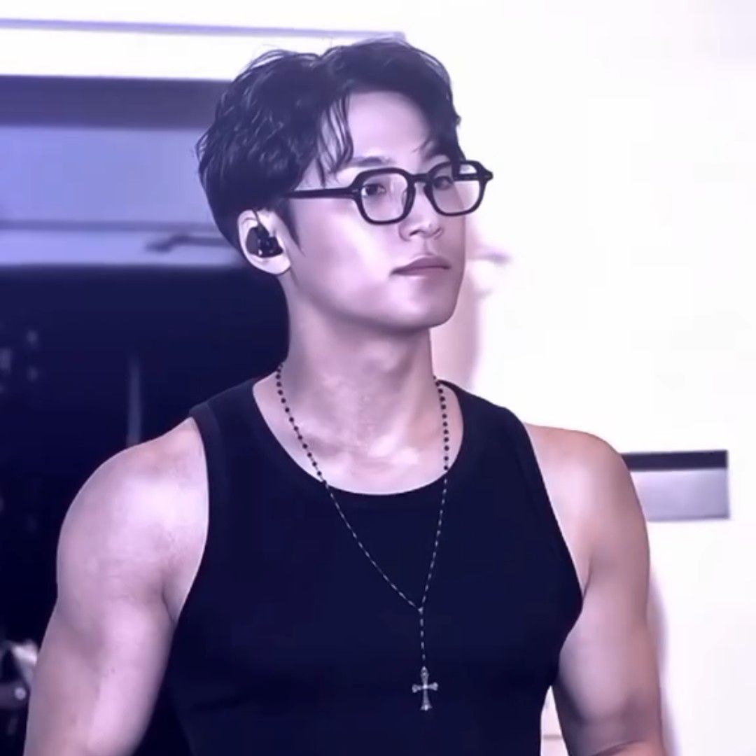 Behind-the-scenes cut of Mingyu (SEVENTEEN)