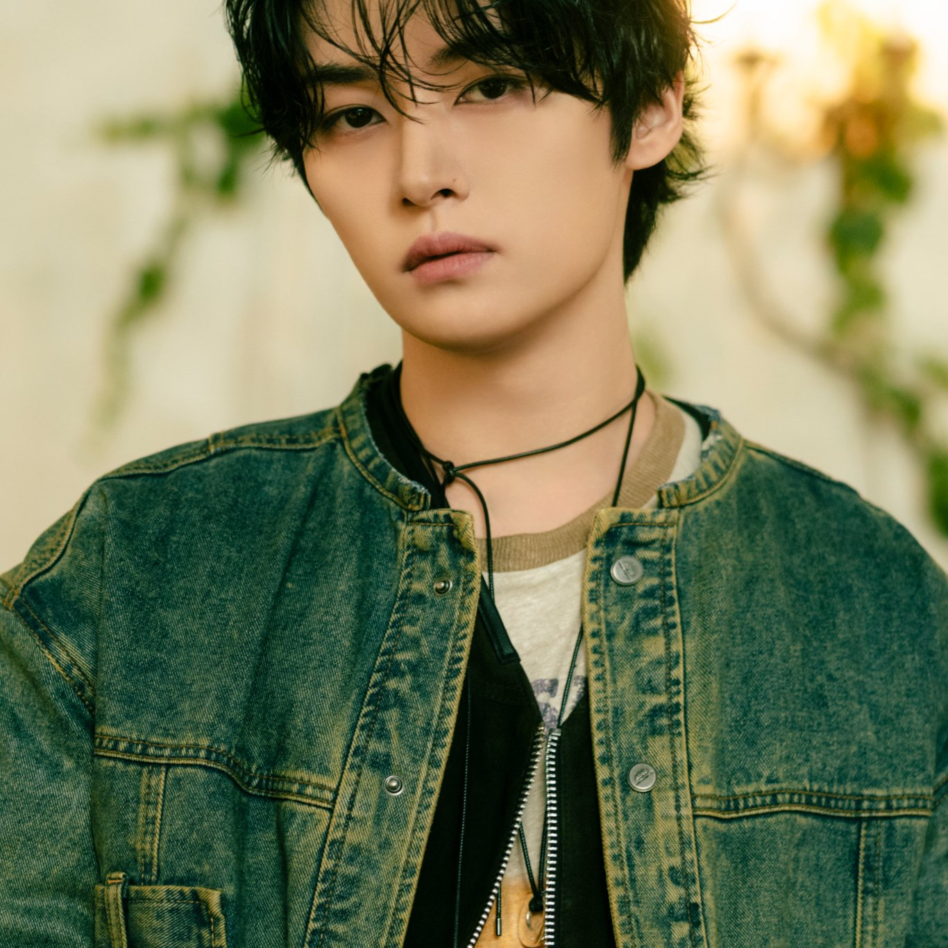 Latest photo of Lee Know (Stray Kids)