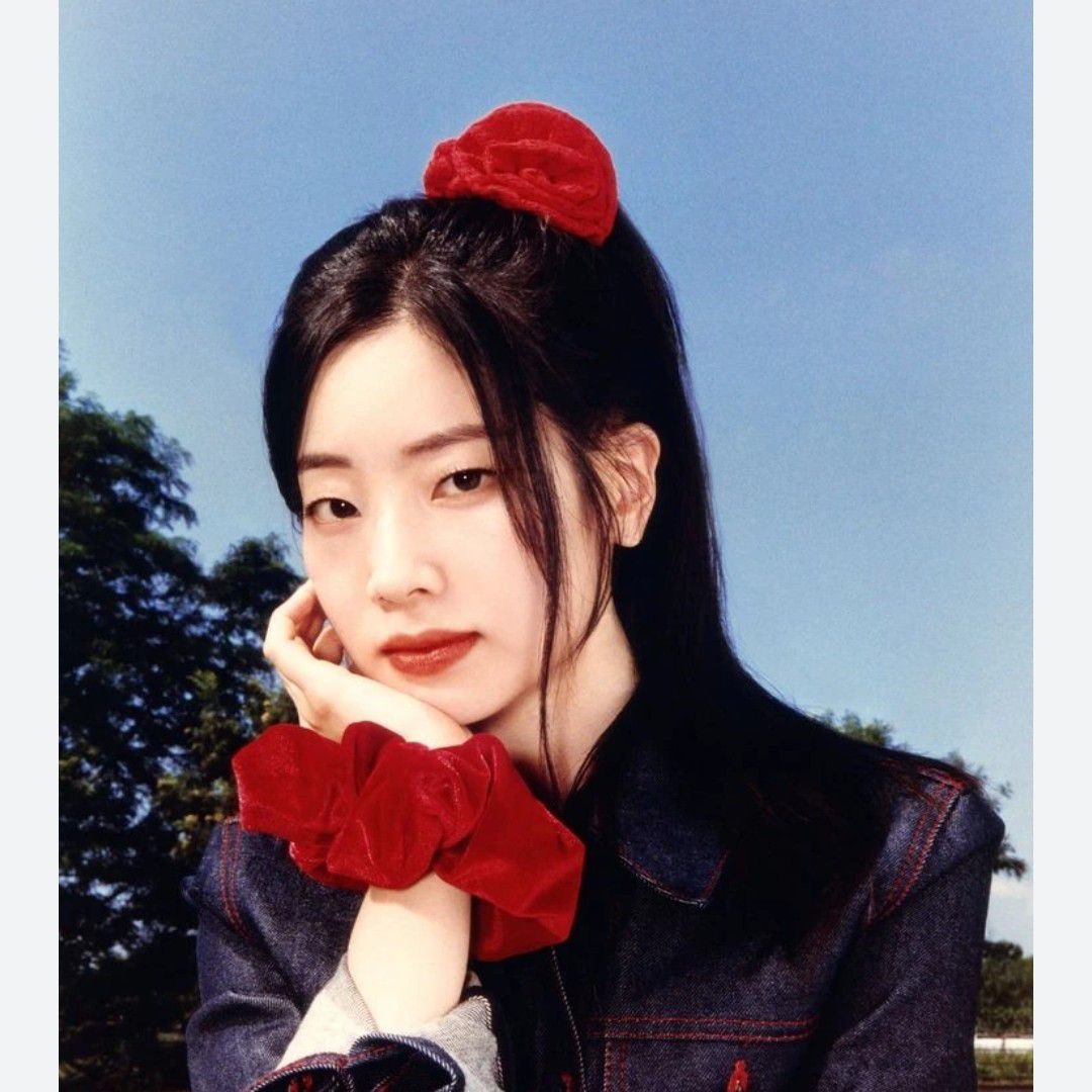 Behind-the-scenes cut of Dahyun (TWICE)