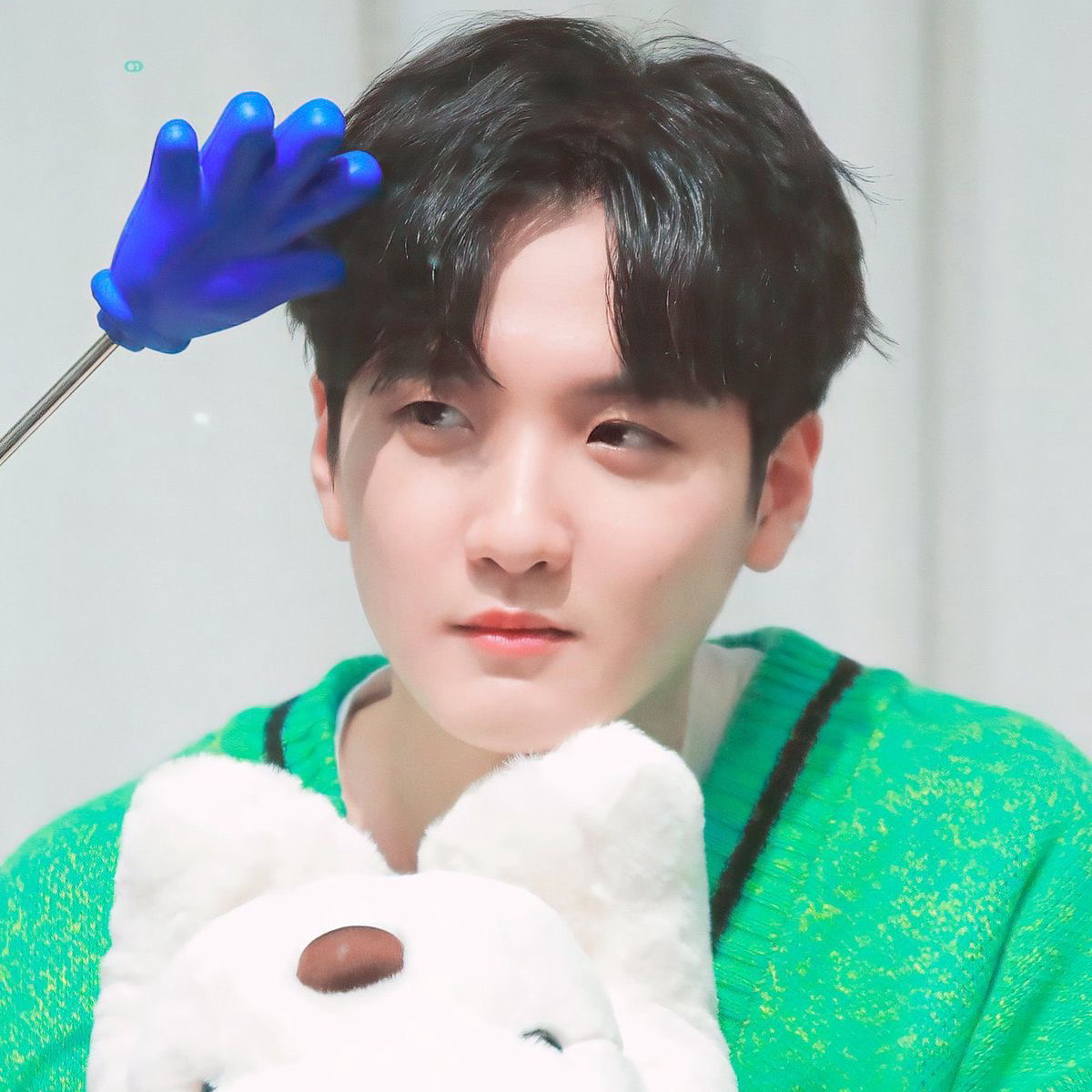 Recent activity shot of Shin Gwangil (LUCY)