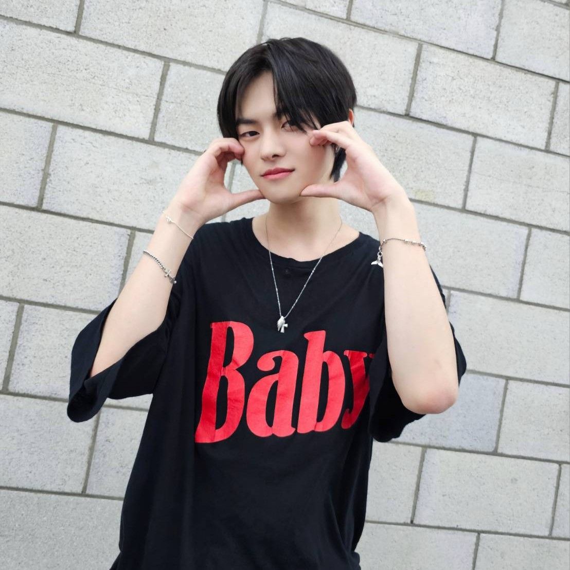 A moment captured by Lee Leo (ALPHA DRIVE ONE)'s fan