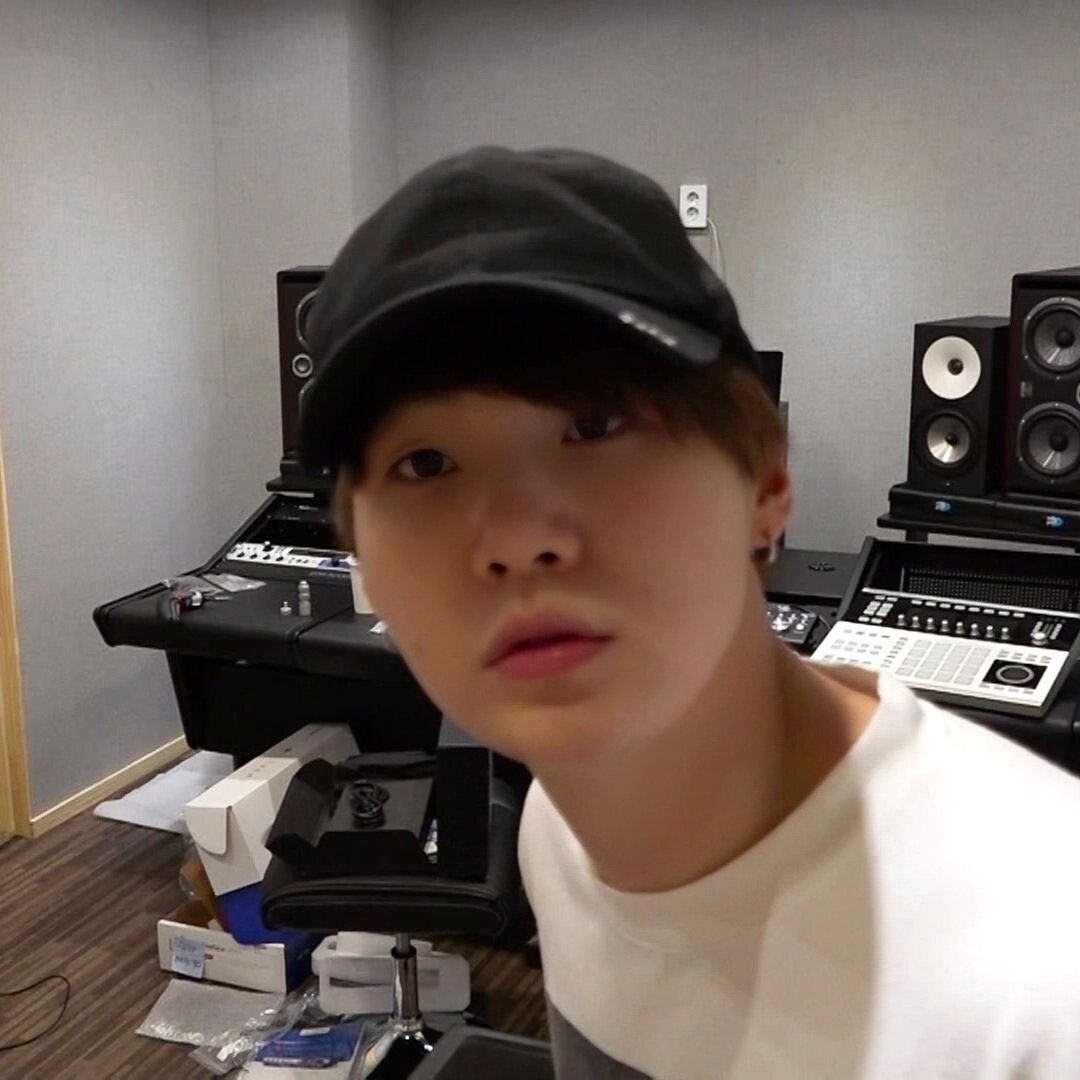 Foto terbaru SUGA (BTS)