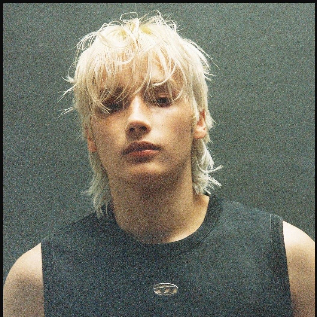 Latest photo of HueningKai (TOMORROW X TOGETHER)