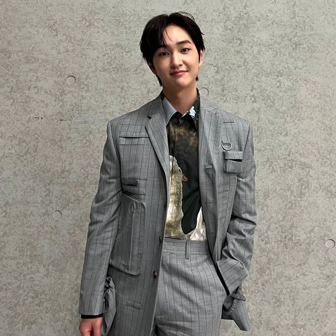 A moment captured by Onew (SHINee)'s fan