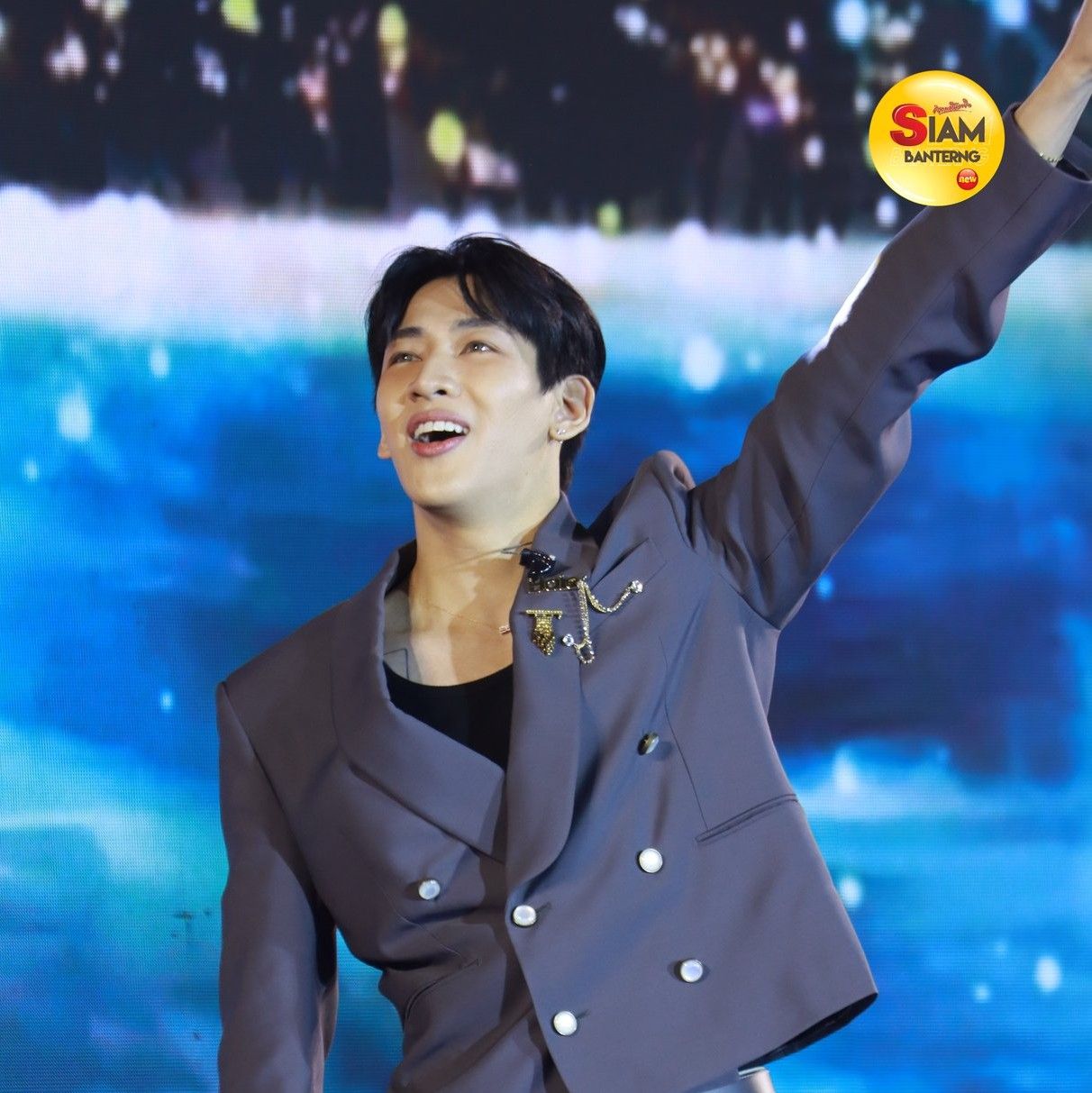 Behind-the-scenes cut of Bambam (GOT7)