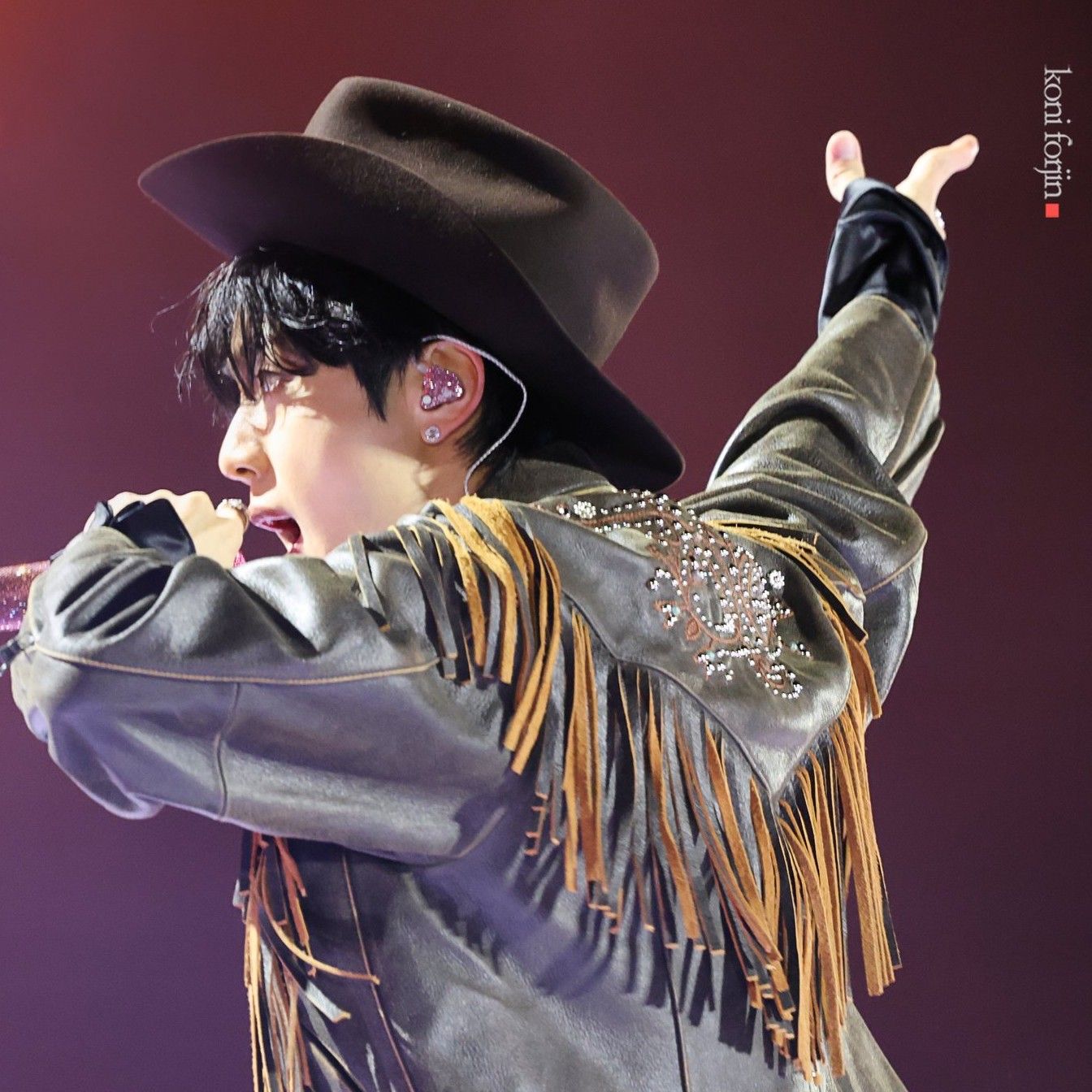 Foto aktivitas terbaru Jin (BTS)